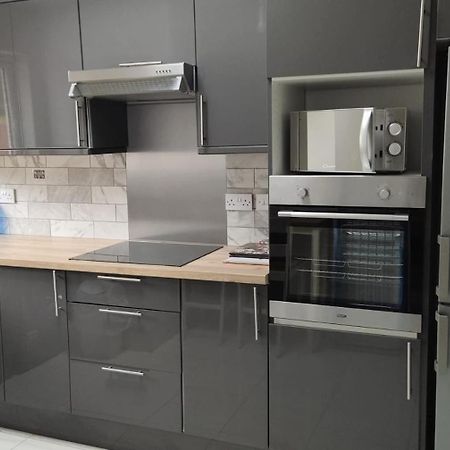 Studio With Private Kitchen Dublino Esterno foto