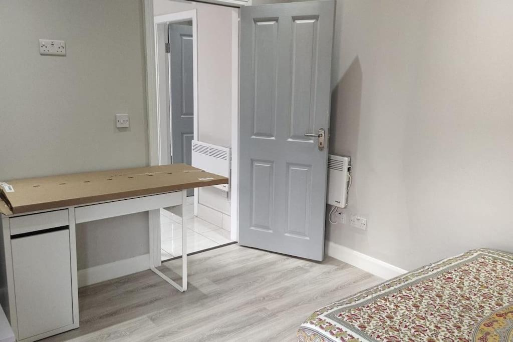 Studio With Private Kitchen Dublino Esterno foto