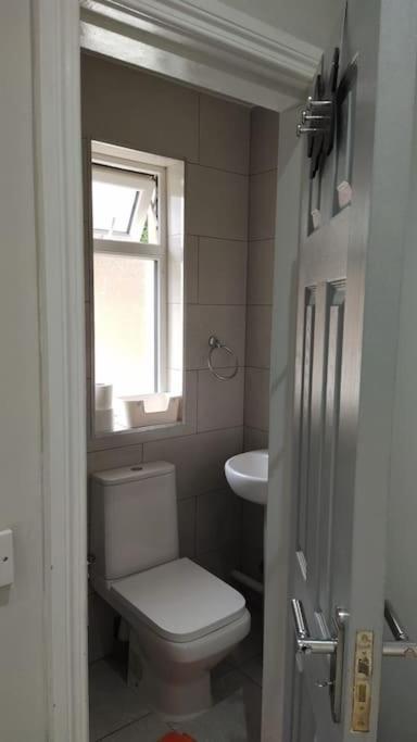 Studio With Private Kitchen Dublino Esterno foto